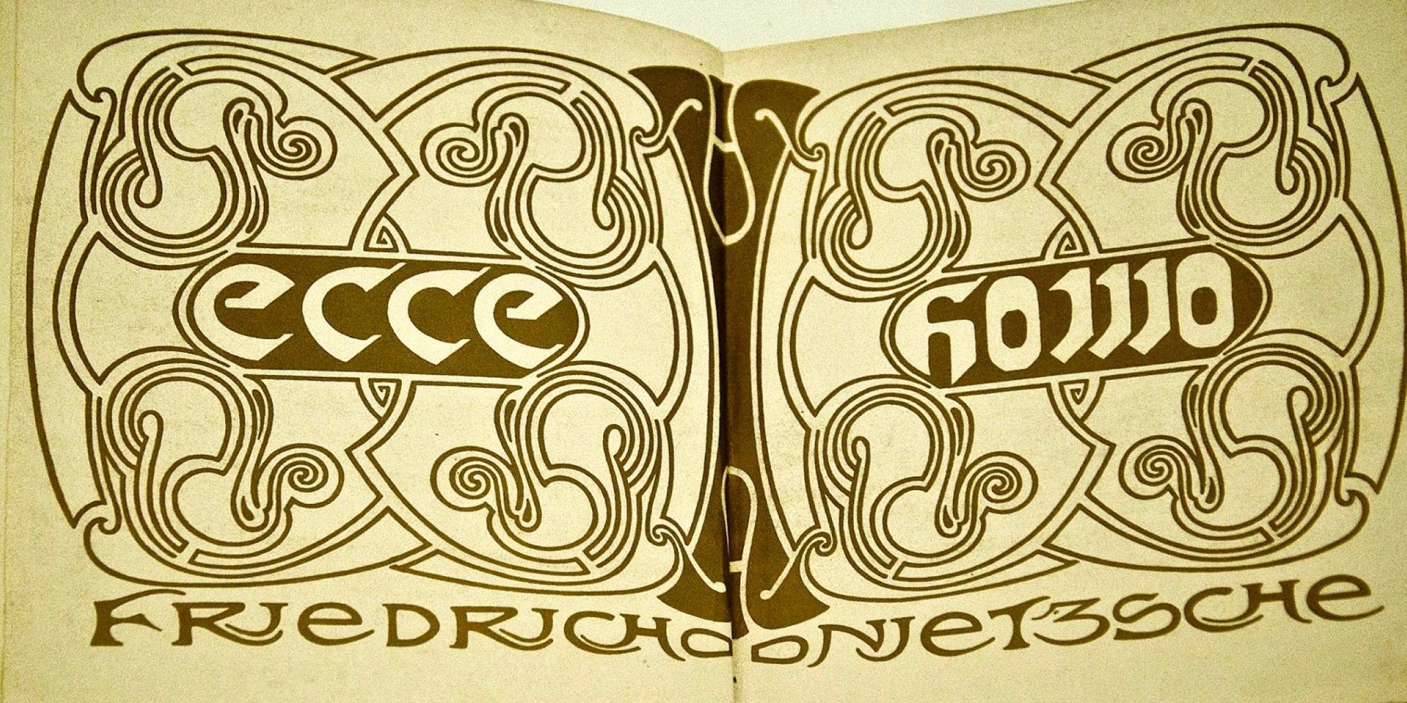 Robbery is freely inspired by a lettering made by Henry van de Velde for the book "Ecce homo", by Friedrich Nietzsche, published in 1908. The first version of the "Robbery" font has been made for the visual communication of a reading group organized by That Might Be Right, at beursschouwburg, in 2021.